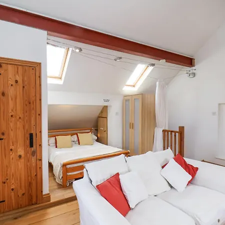The Barn - Poplar Farm * York
