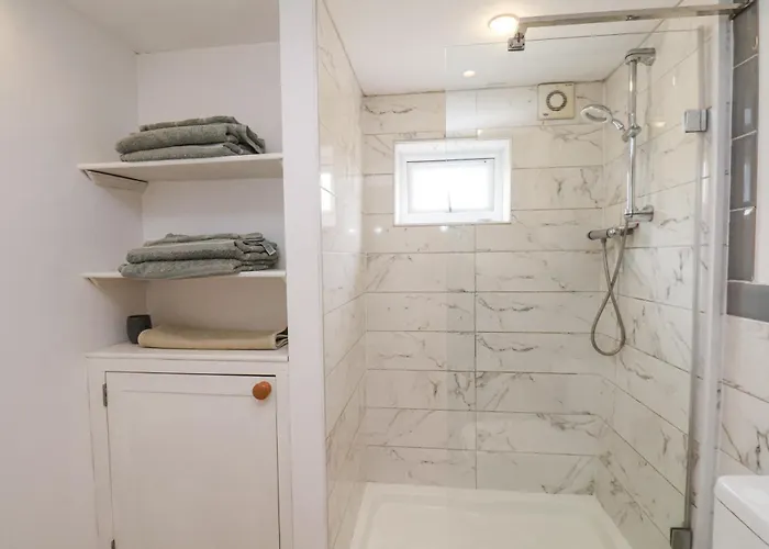 The Barn - Poplar Farm