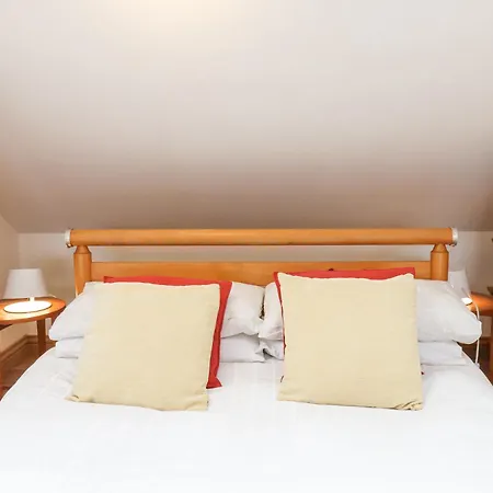 The Barn - Poplar Farm