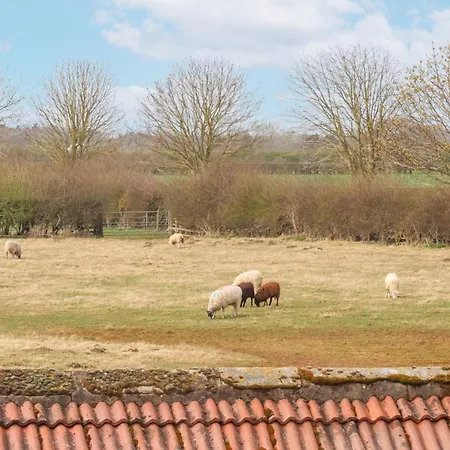 בית נופש The Barn - Poplar Farm *